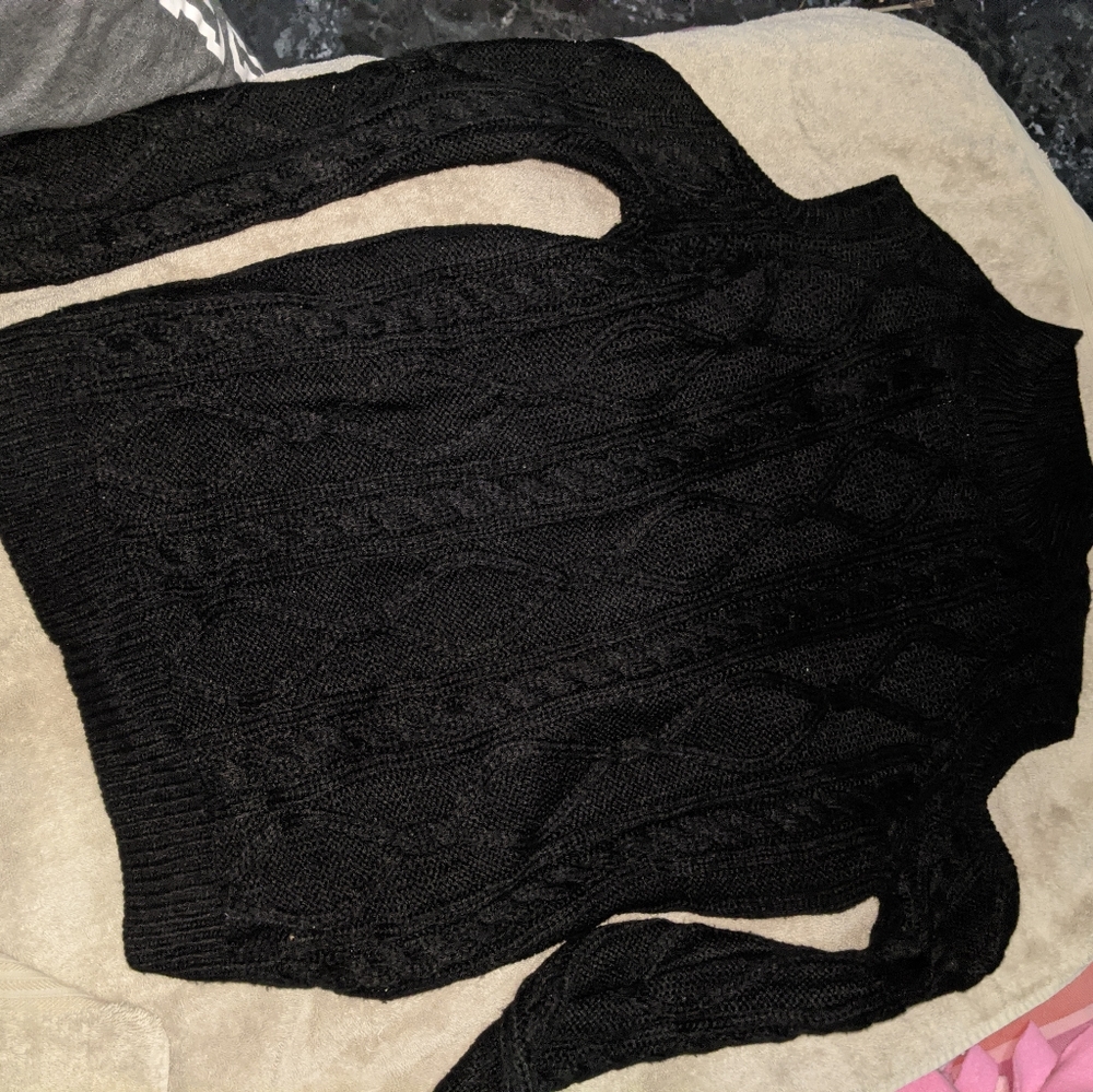 Sweater with shoulder holes